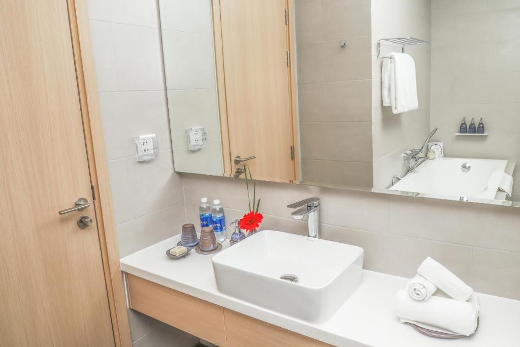 3 Bedrooms, Suite, NAMAN RETREAT 3/3