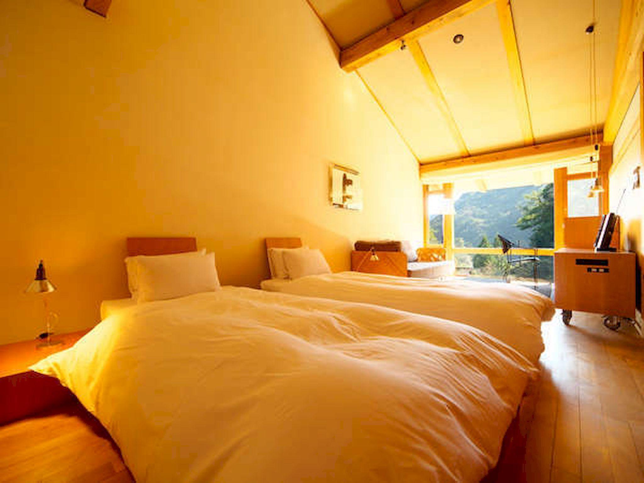 Room, Twin Beds
