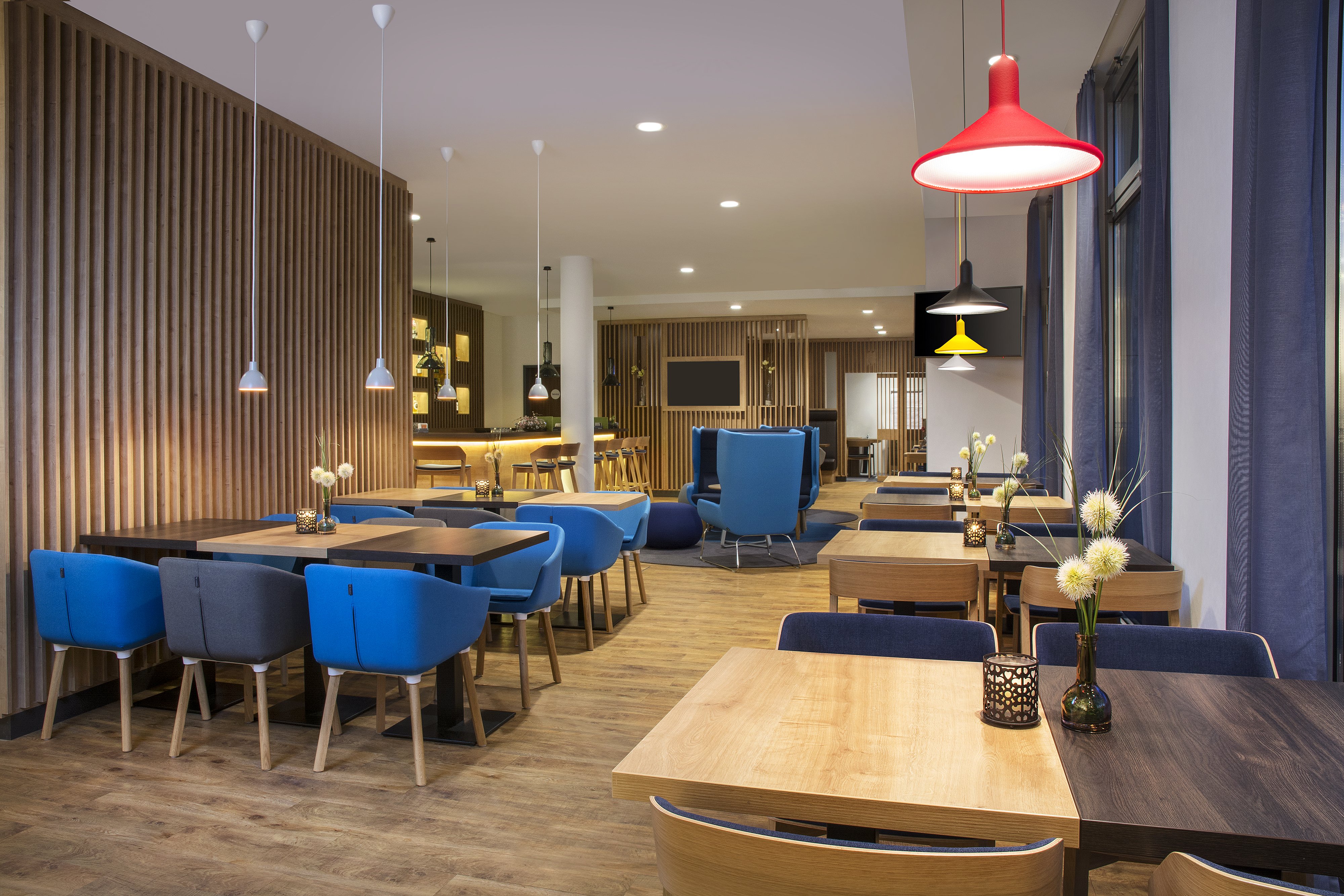 HOLIDAY INN EXPRESS BADEN BADEN 40/53