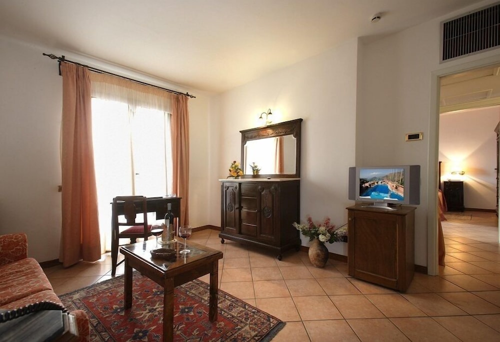 Villa Sonia Hotel 65/86