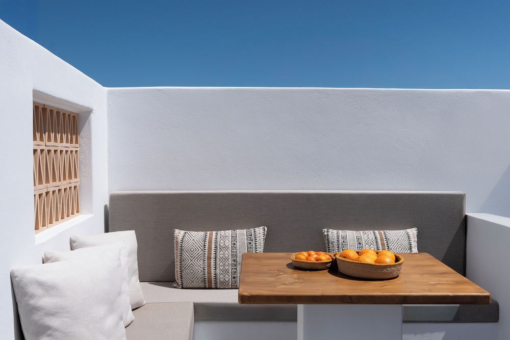 Cilon Suites Santorini 30/50