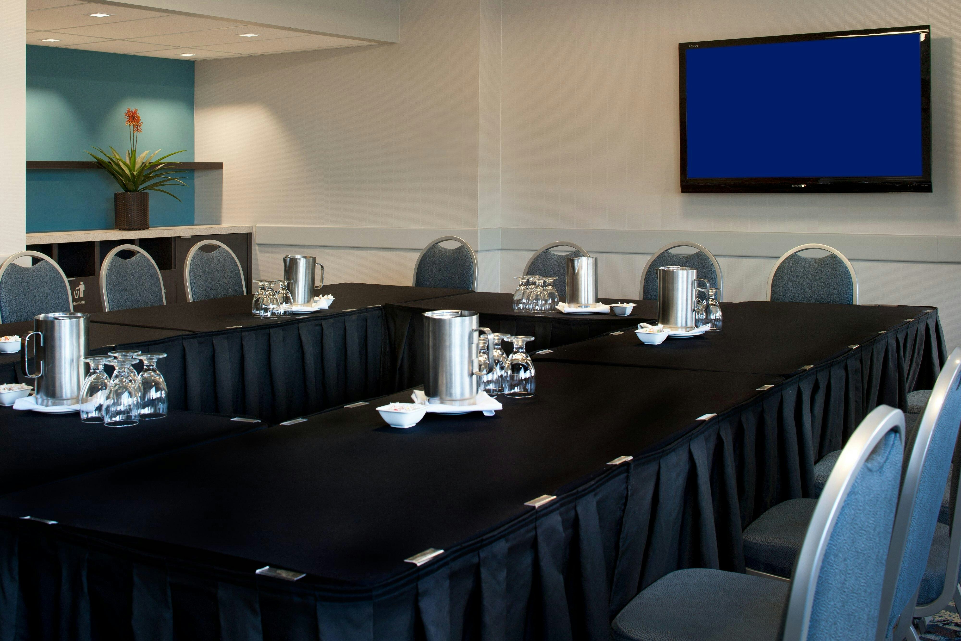 Delta Hotels by Marriott Edmonton South Conference Centre 12/22