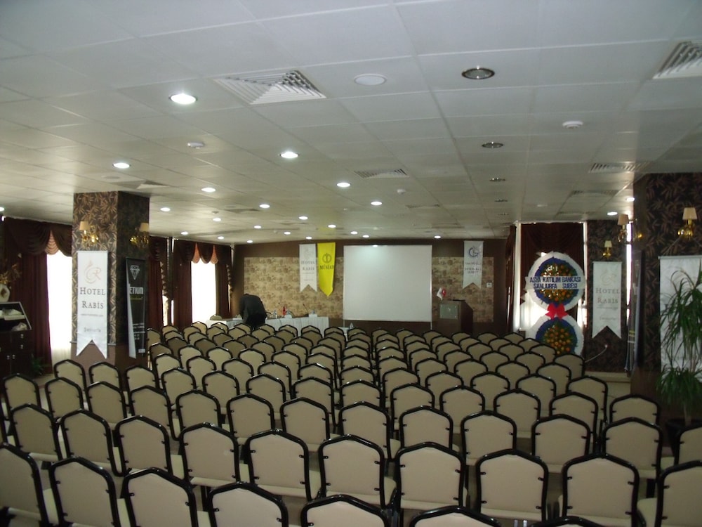 Rabis Hotel 5/45