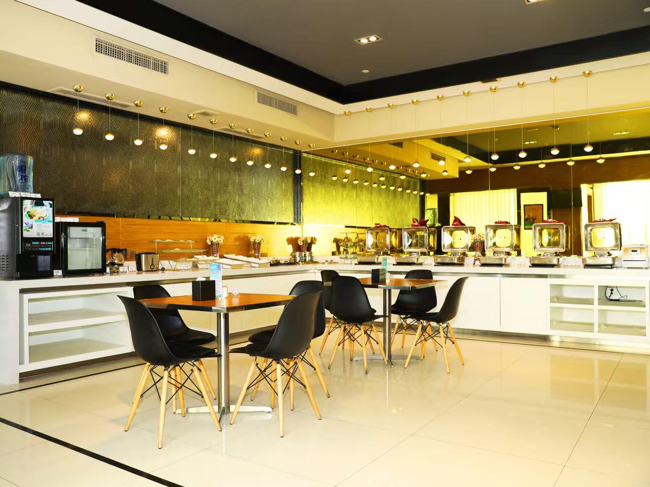Jinjiang Inn Select (Tianjin Binhai New Area Foreign Goods Market) 35/50