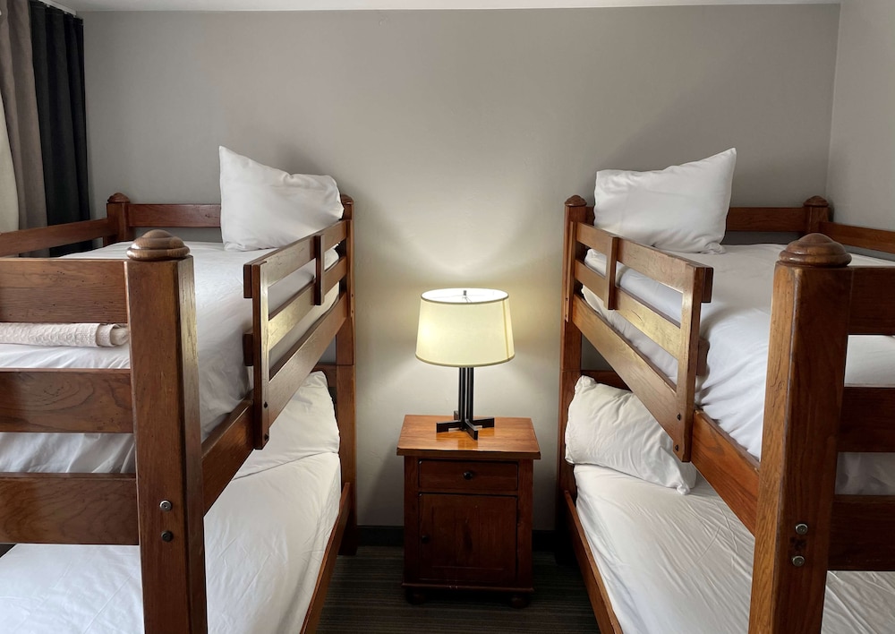 Country Inn & Suites By Radisson, Appleton North, WI 28/35