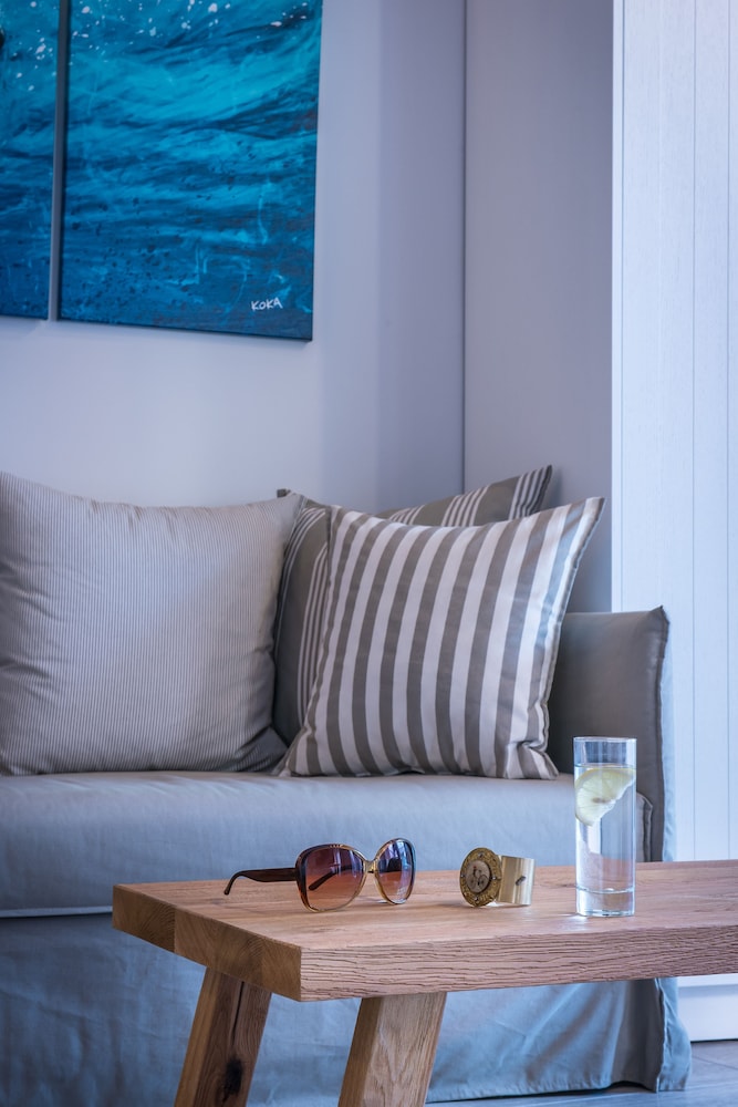 Omiros Boutique Hotel 42/59
