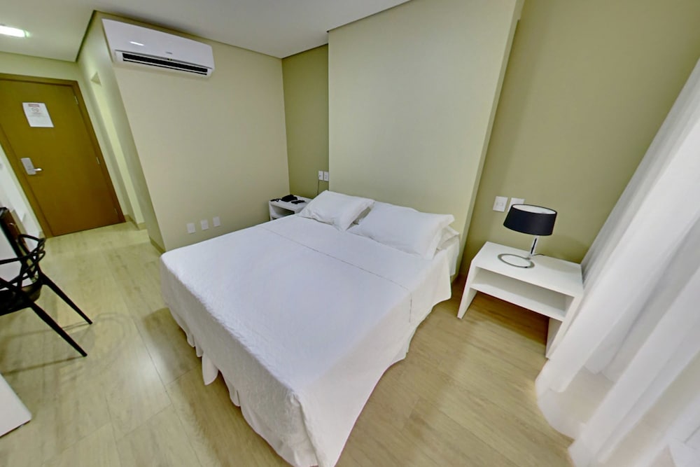 SELECT HOTEL 13/48