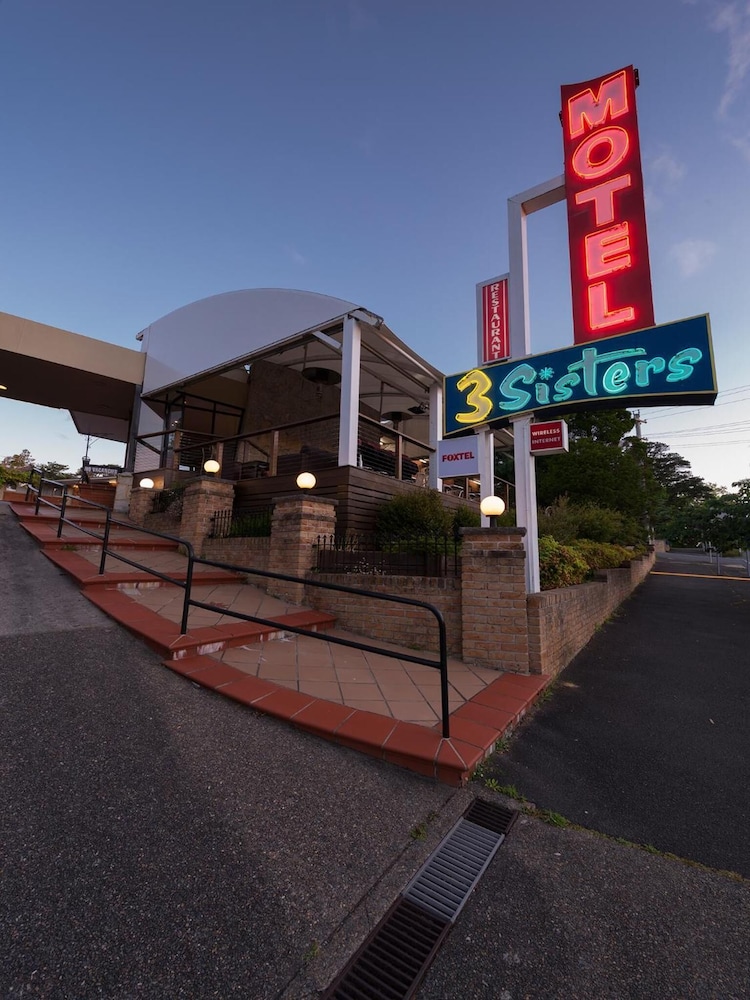 3 SISTERS MOTEL 34/39
