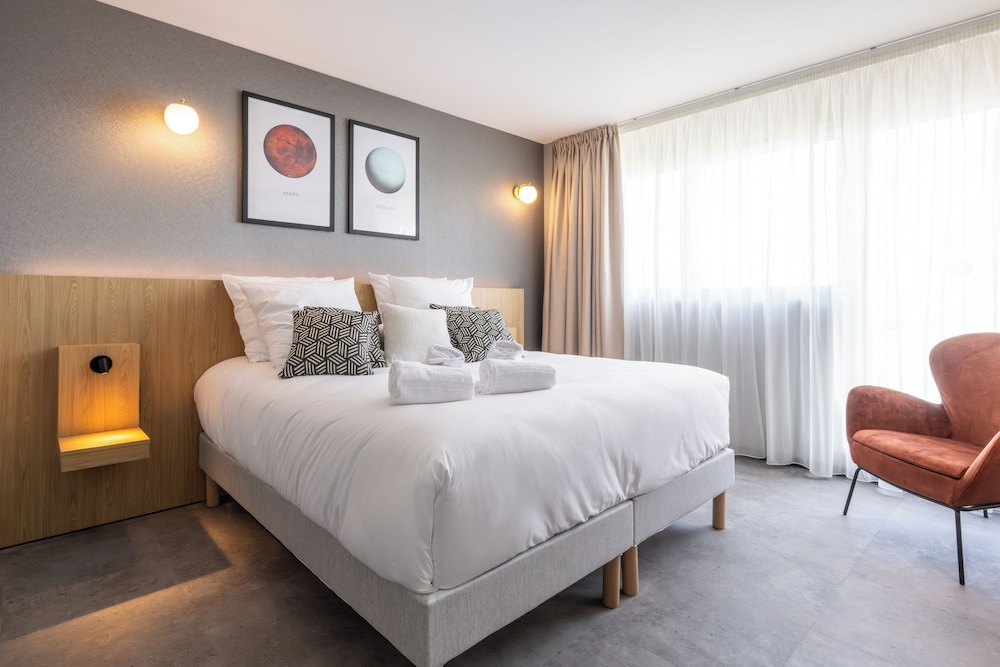 DELUXE, APARTMENT, QUEEN BED, SOFA, KITCHENETTE, ACCESSIBLE