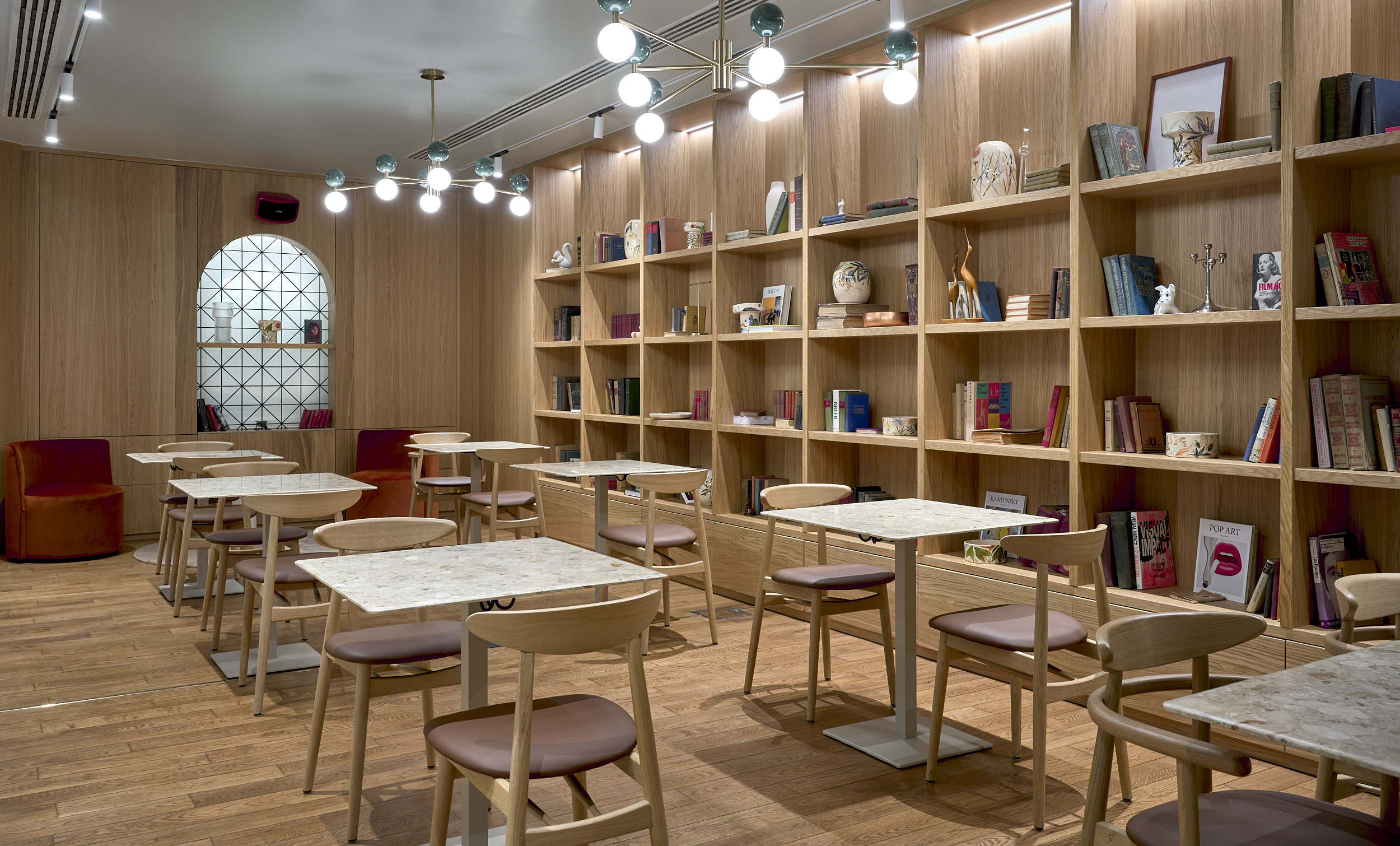 Verno House Budapest, Vignette Collection, an IHG Hotel 32/50