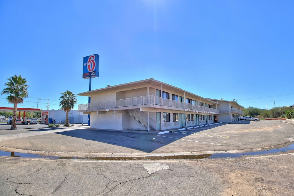 Motel6 Nogales, AZ - Mariposa Road 19/31