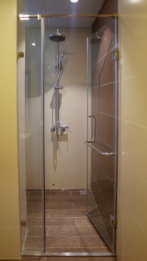 Green House Service Apartment 25/46