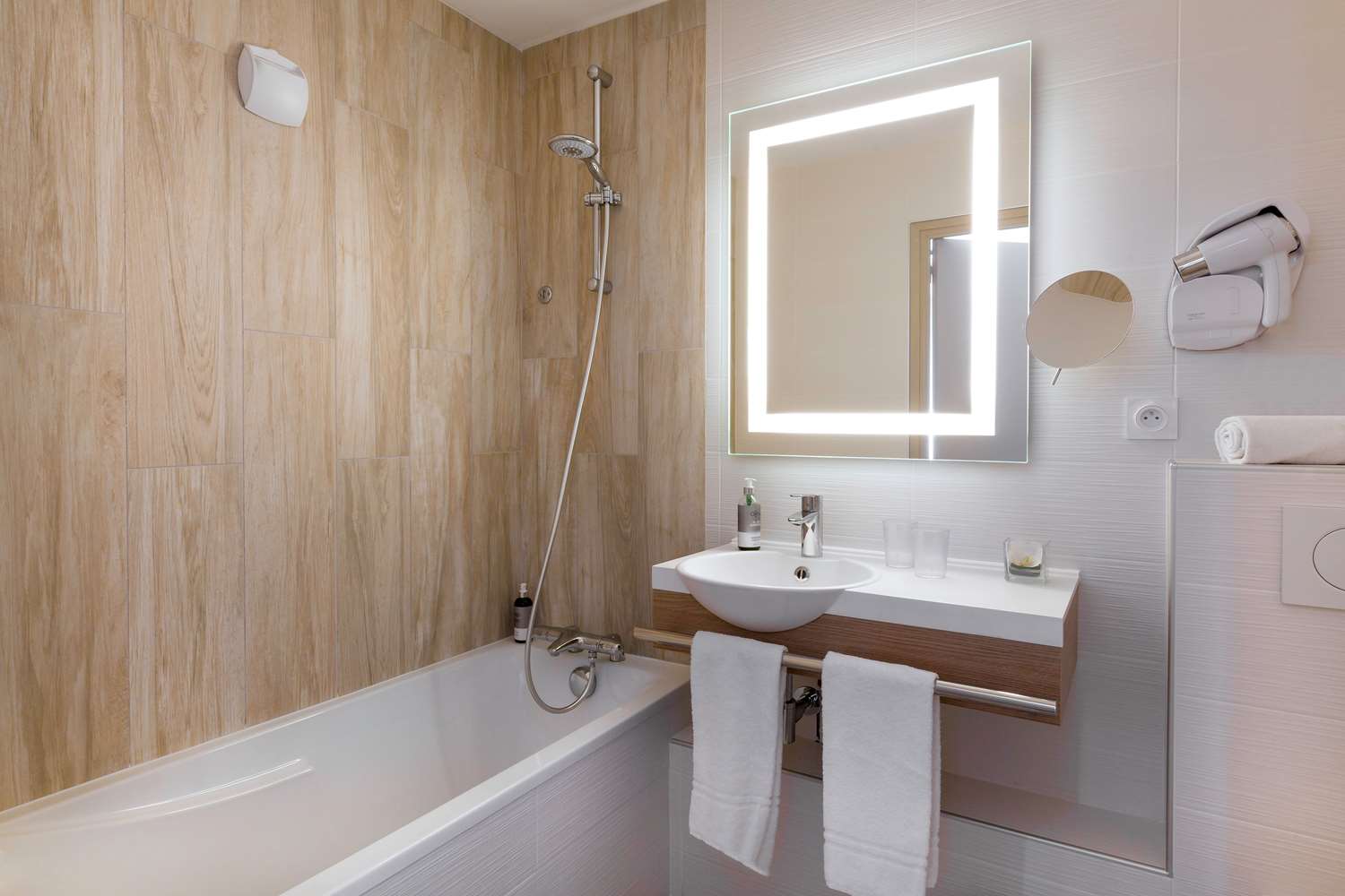 Best Western Hotel Perros Guirec Hotel and Spa Les Bains 75/76