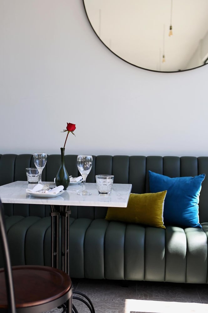 Lovinalife Room & Cafe 46/53