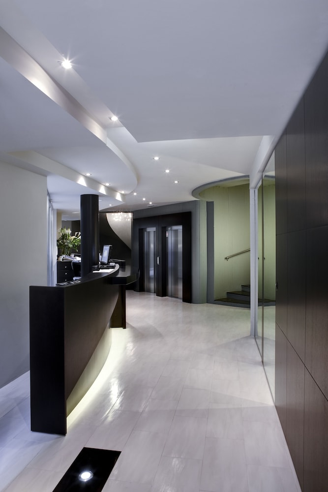 Twentyone Hotel 6/56