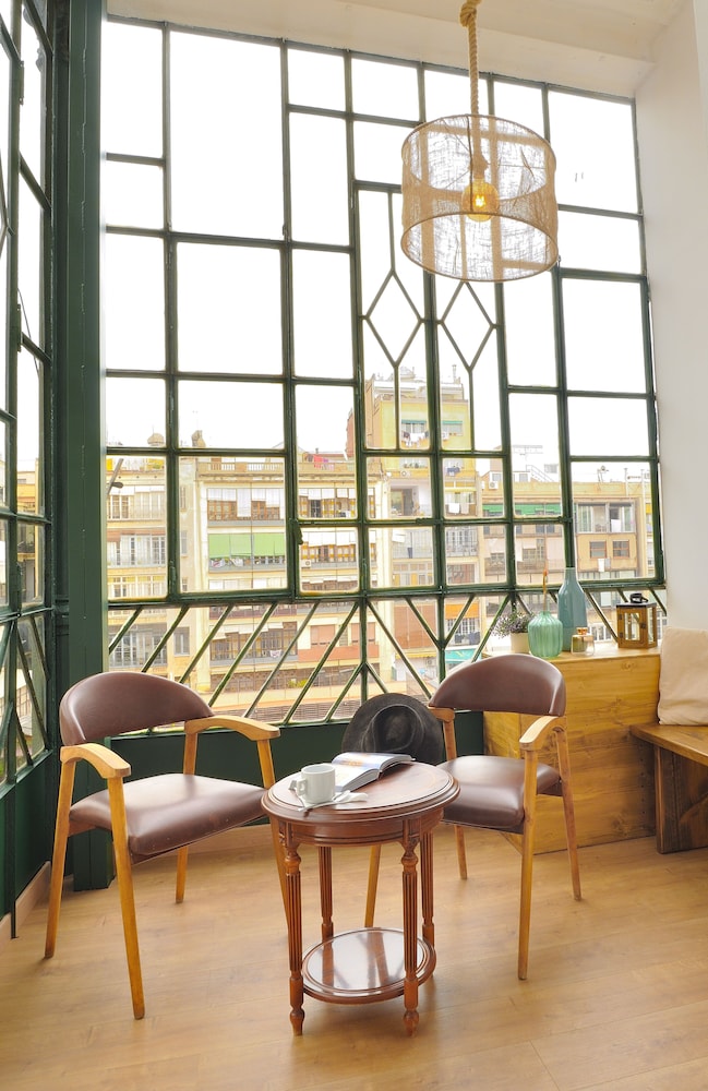 Hostal Girona 41/50