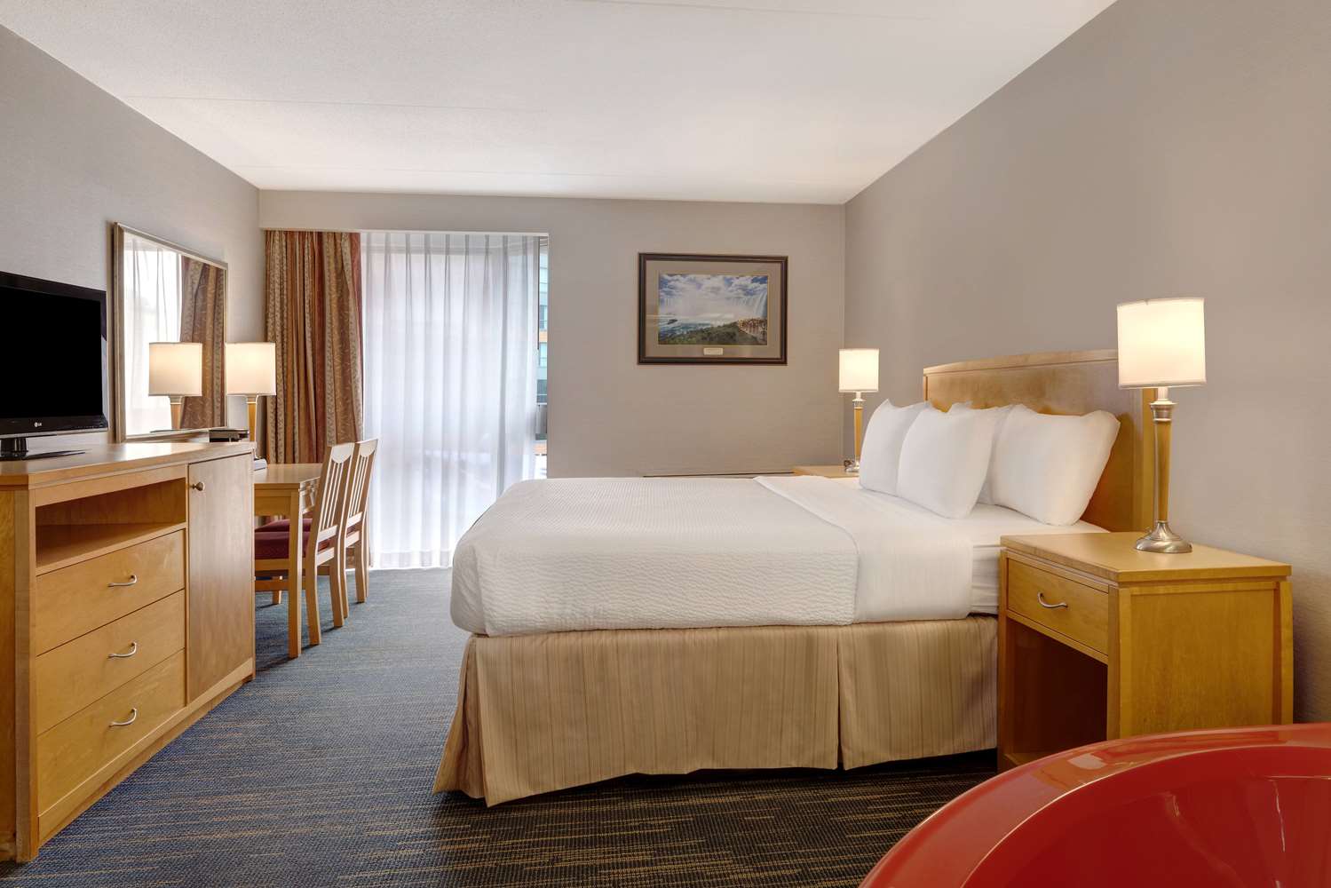 Days Inn By Wyndham Niagara Falls Near The Falls 22/44