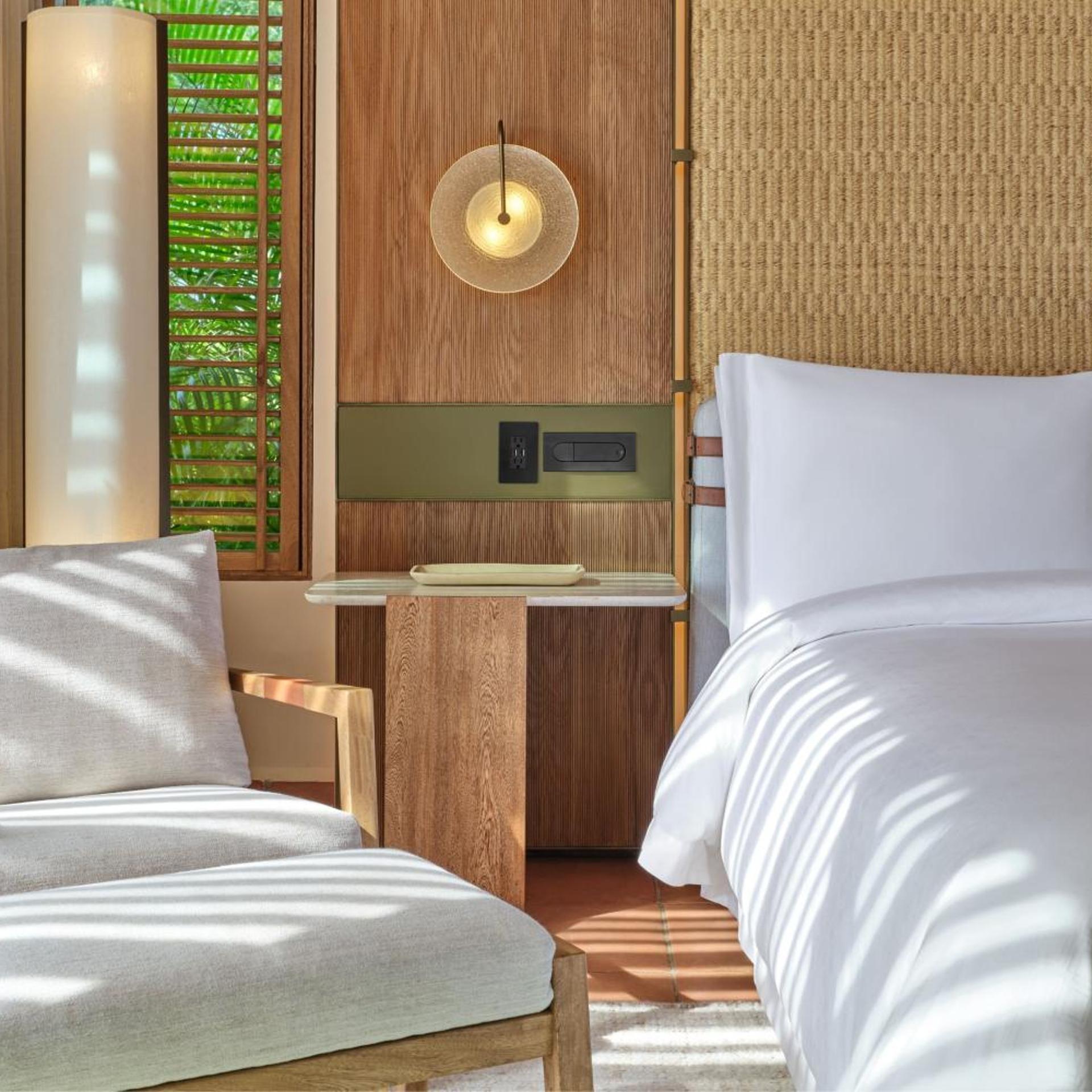 غرفة ديلوكس بسرير كينج بإطلالة على البحر، St Regis Punta Mita Resort 5/8