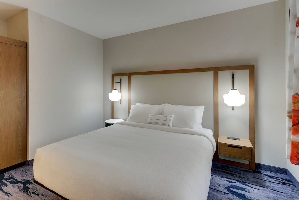 Fairfield Inn & Suites by Marriott Asheville Weaverville 11/44