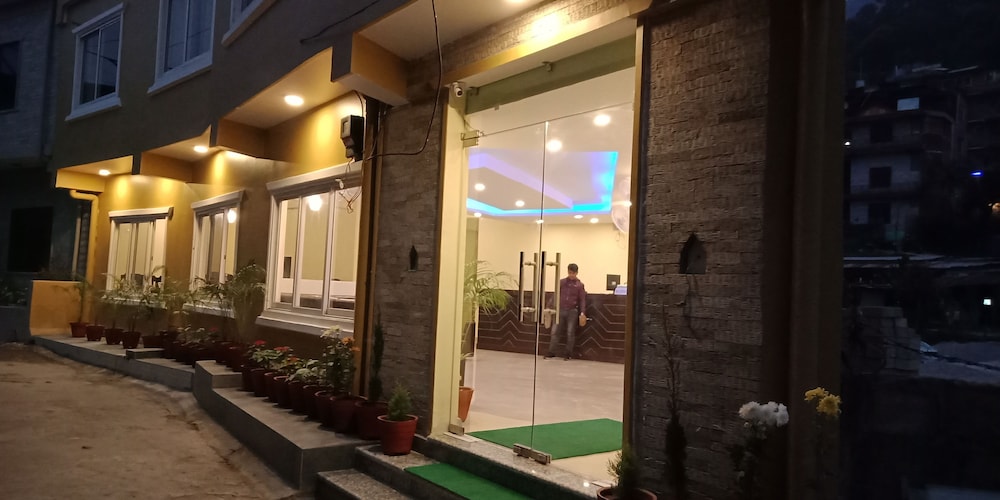 Hotel Fewa Dream 25/50