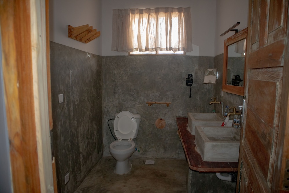 Nest Style Beach Hotel Zanzibar 57/59