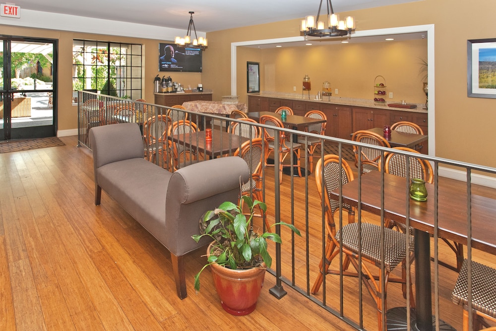 Napa Winery Inn 29/35