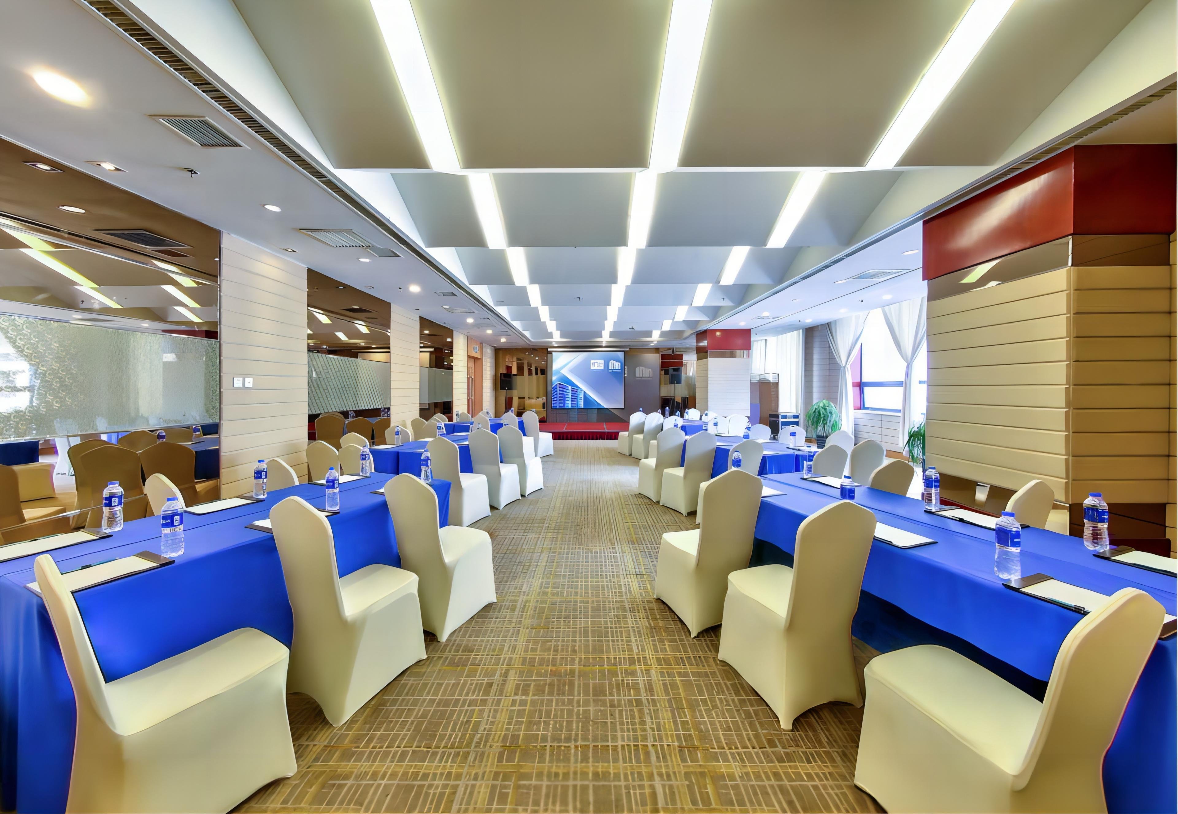 Holiday Inn Express Dalian City Center 46/50