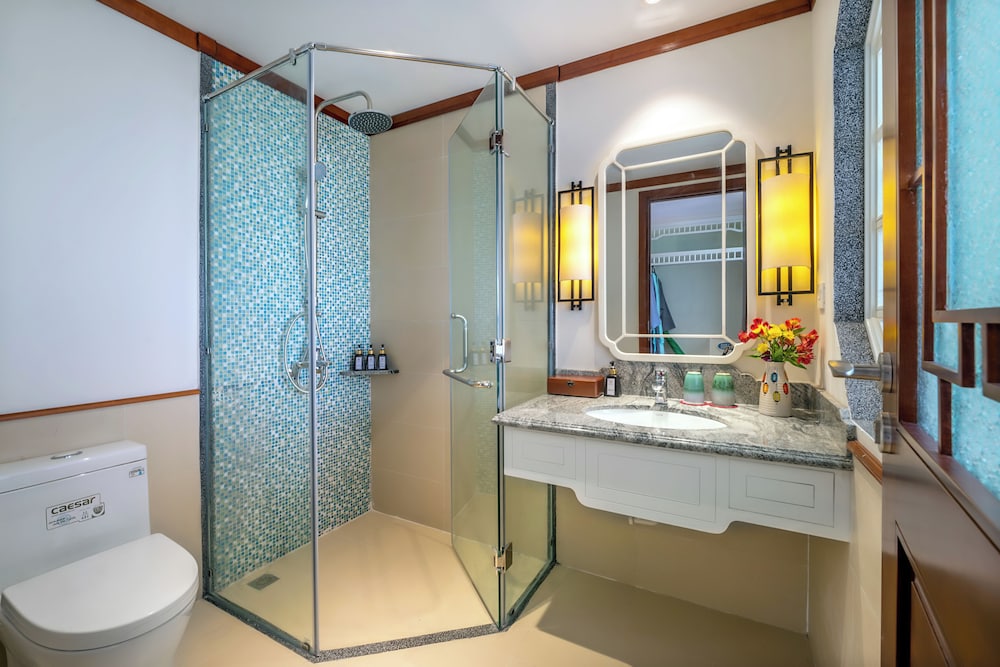 Lantana Riverside Hoi An Boutique Hotel Spa 58/60