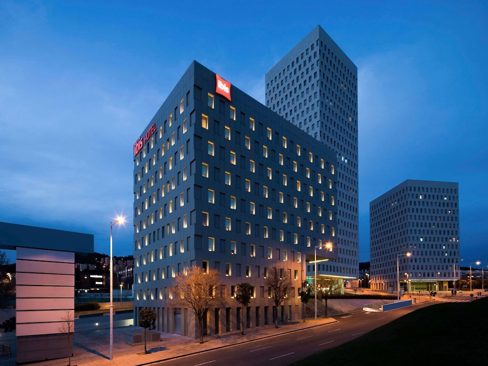 Ibis Barcelona Santa Coloma 3/43