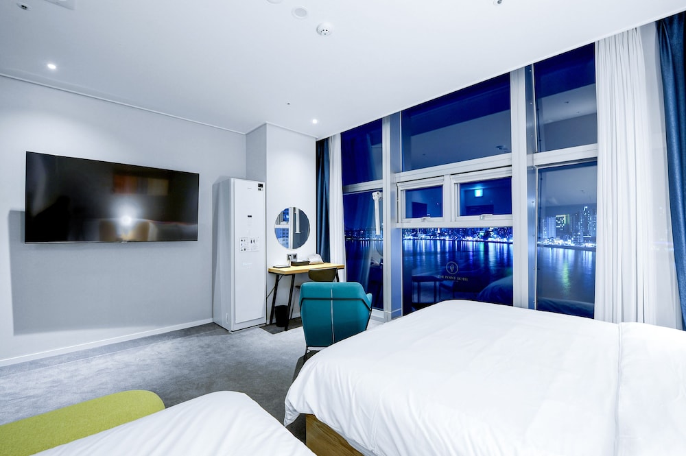 The Point Hotel 4/70