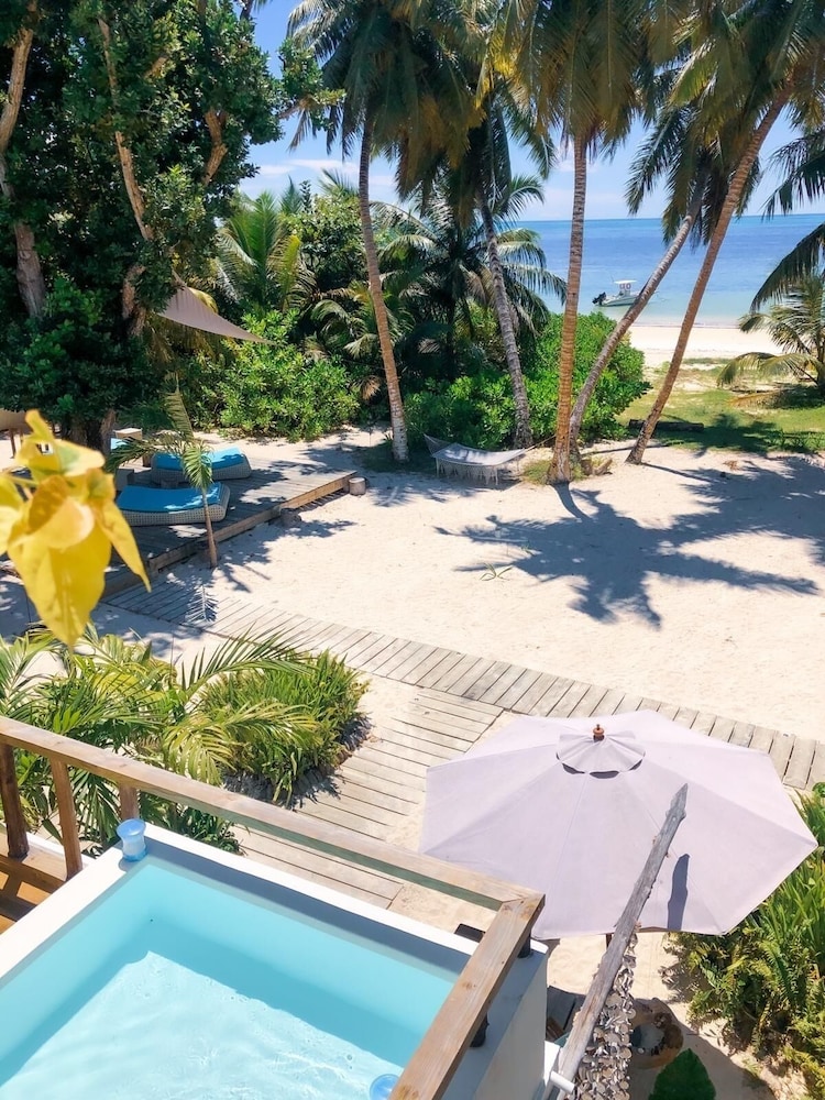 Bliss Praslin Seychelles 4/68
