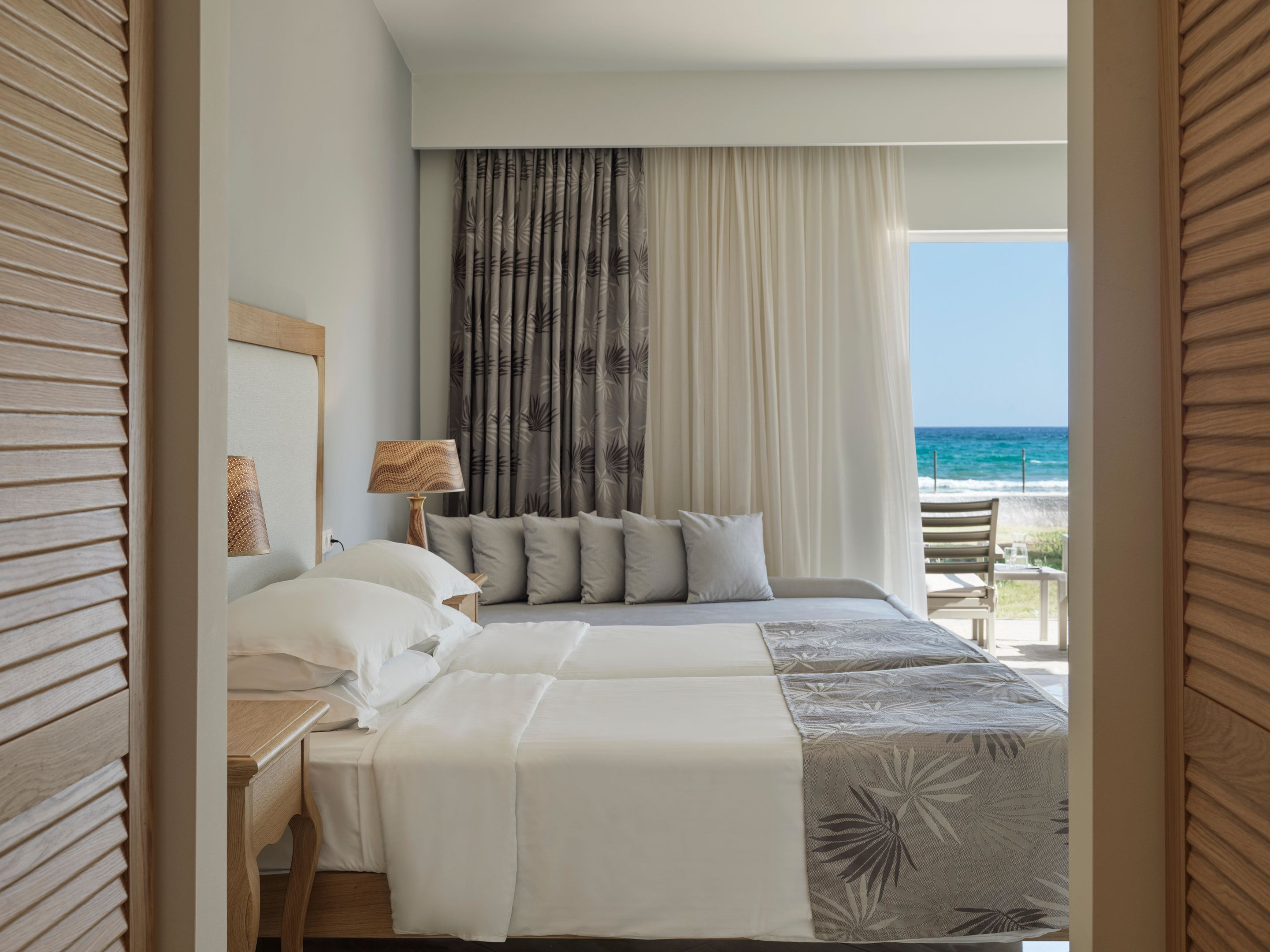 Bungalow, Sea Front