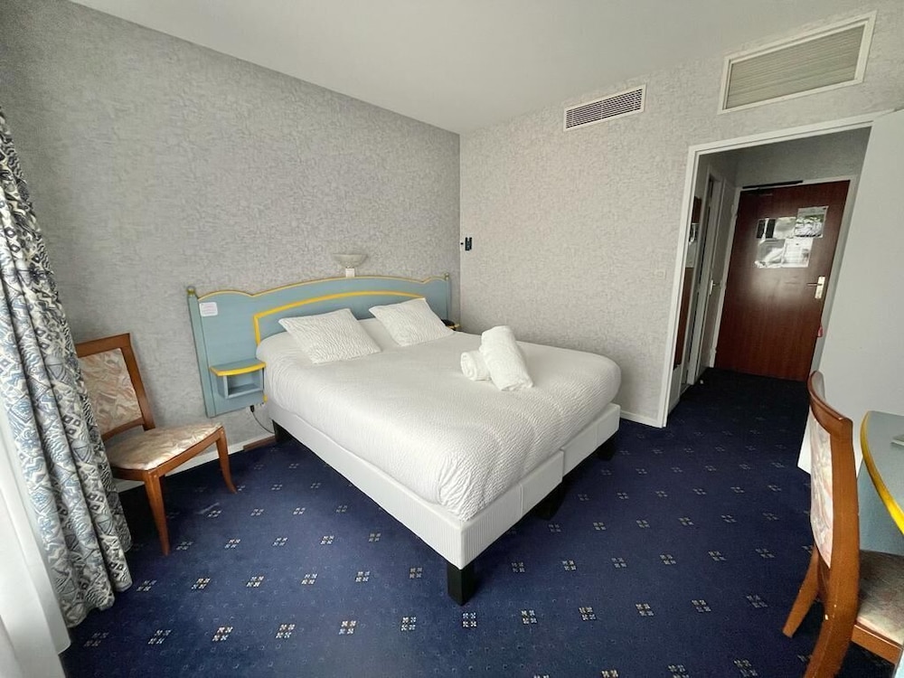 Logis Hotel Sully Le Château 8/49