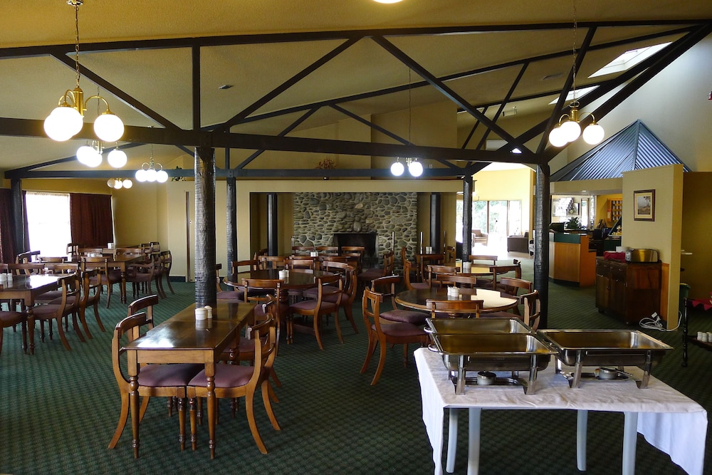 The Village Inn Hotel 25/38