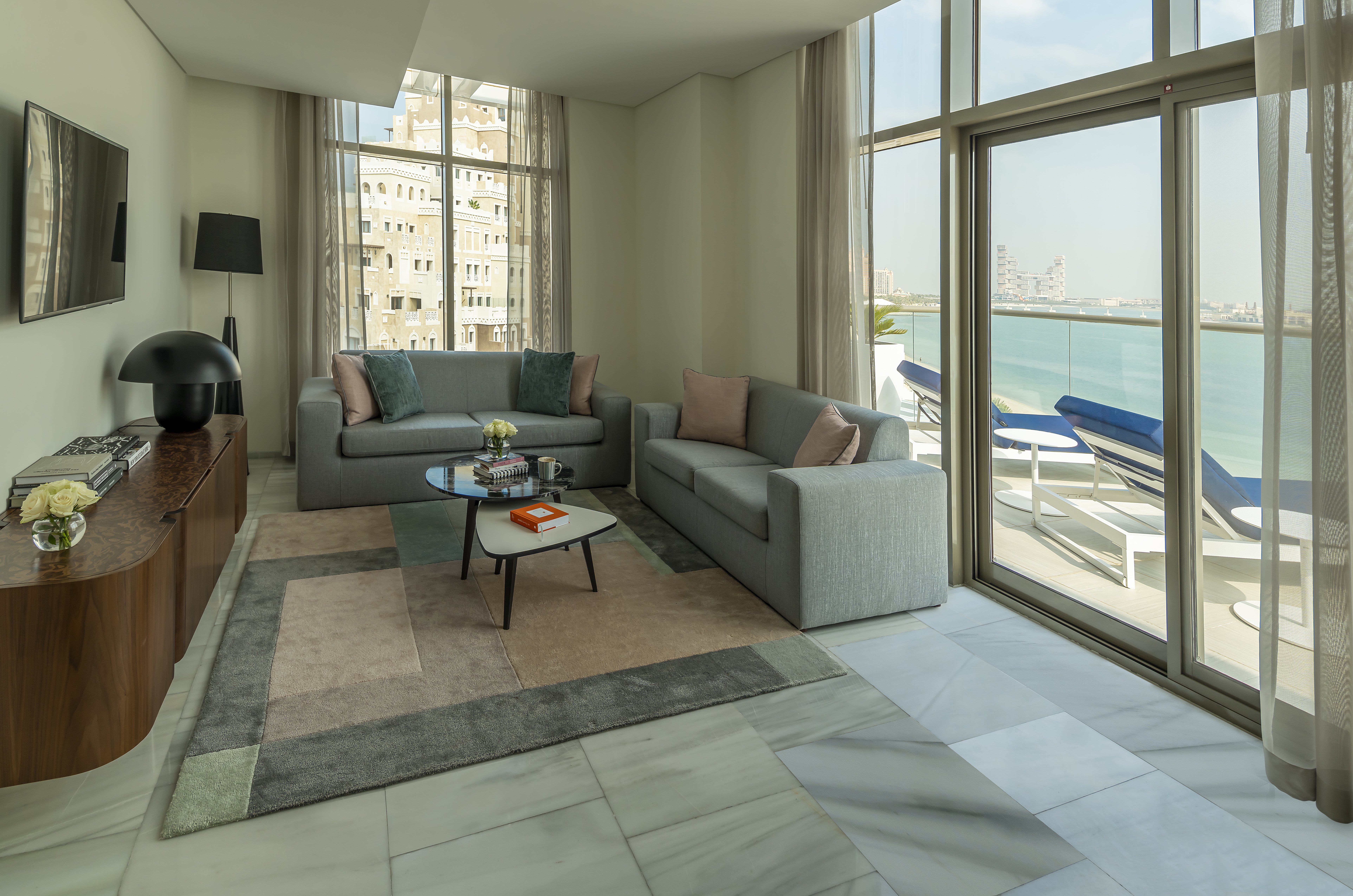 Th8 Palm Dubai Beach Resort, Vignette Collection 28/50