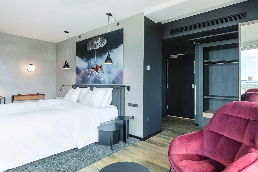 Radisson Red Aarhus 8/76