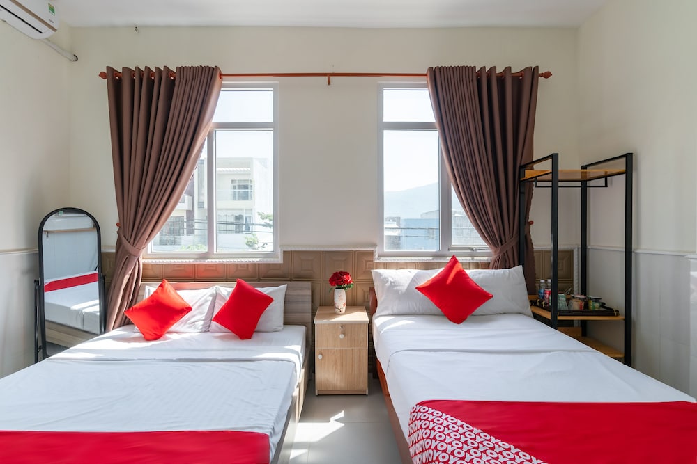 Oyo 238 Luxury Motel 12/25