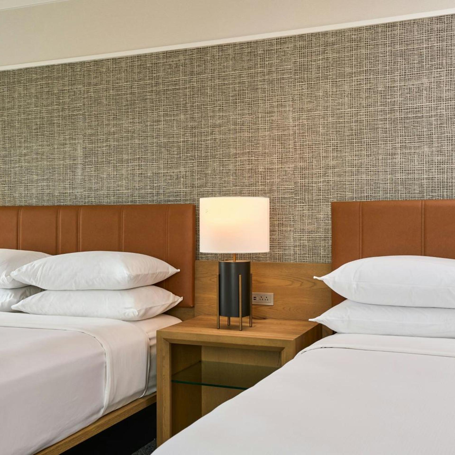 Room, 2 Double Beds, Bathtub, Middle Floor, Accessible