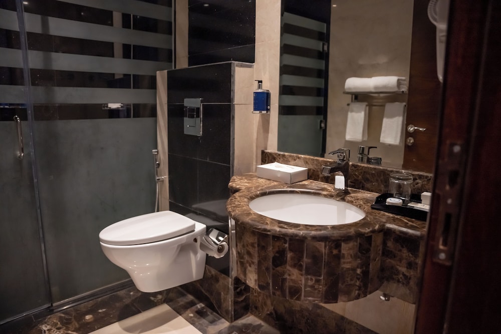 العنوان فندق الحمراء(Rosemond Alhamra (EX.Address Al Hamra)) 43/43