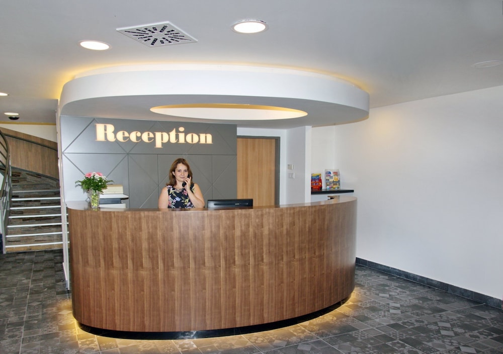 City Hotel Ring 2/36