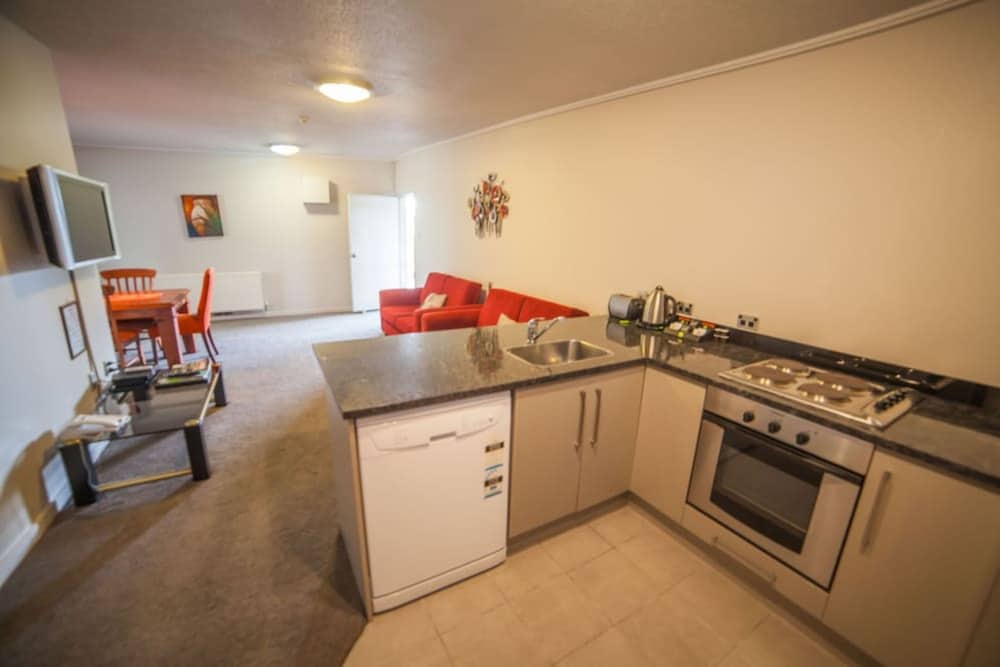 City Central Motel Apartments 26/28