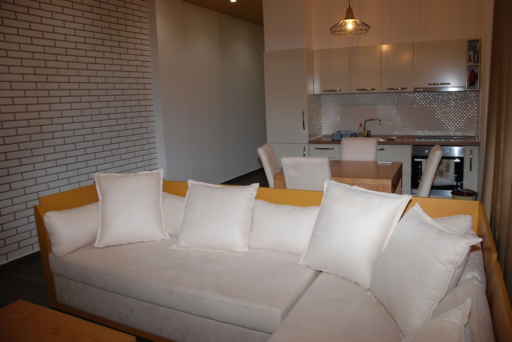 Sunrise Luxury Apartment 14/50