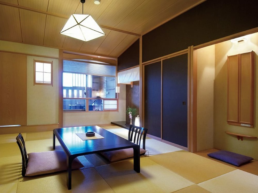 HOKURIKU AWARA ONSEN MIMATSU 14/23