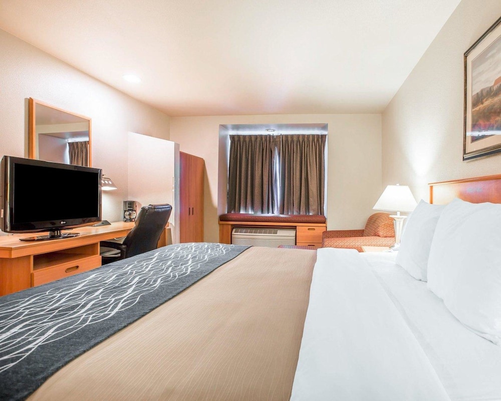 غرفة قياسية بسرير كينج، Comfort Inn & Suites Salinas City Center Area 9/10