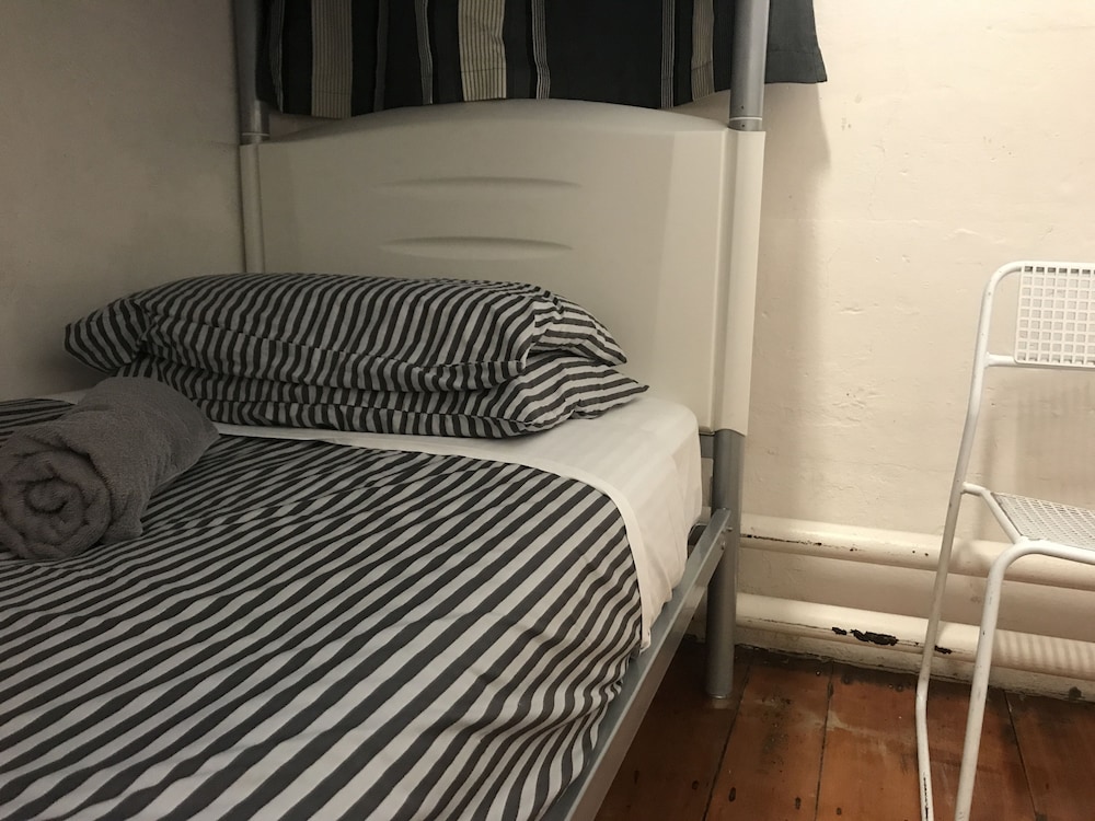 Jailhouse Accommodation 12/73