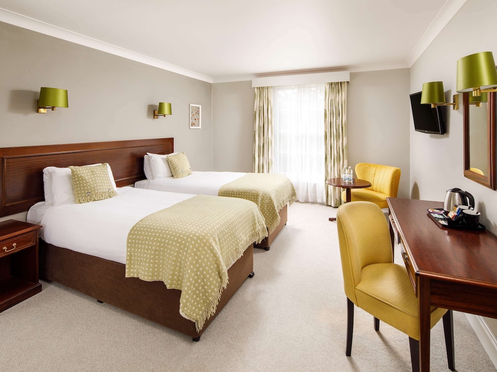 Mercure Gloucester Bowden Hall Hotel 10/70