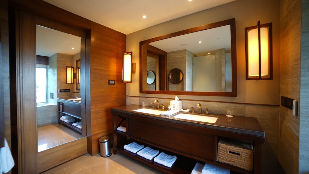 Luxury, King Bed, Valley View