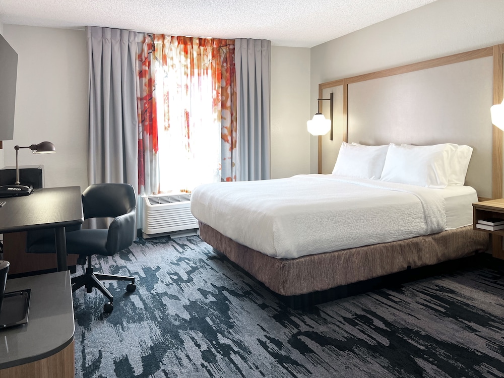 Fairfield Inn and Suites Rogers 20/56