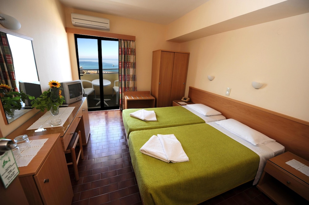 Nafsika Hotel 16/39