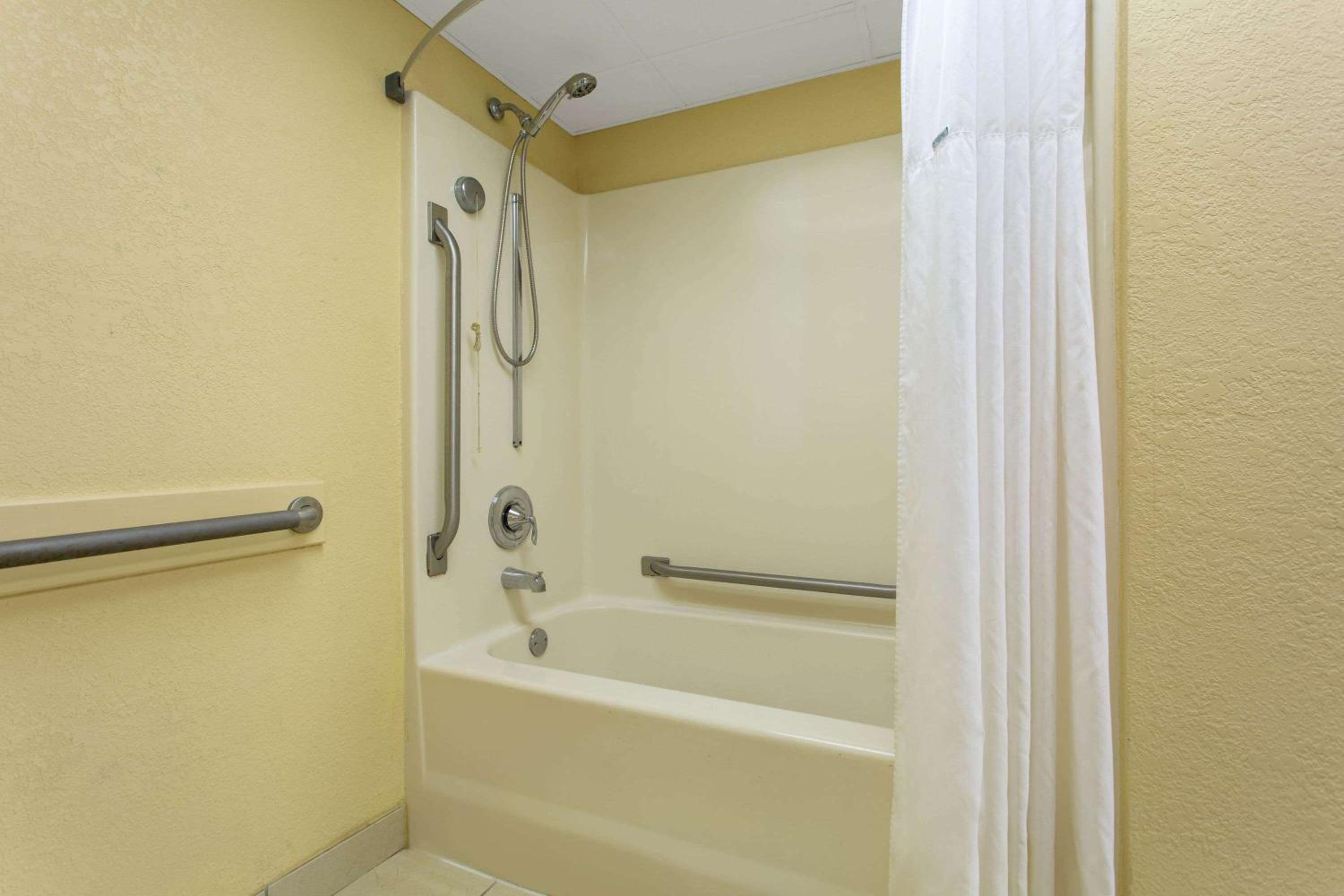 غرفة ديلوكس بسريرين مزدوجين، Days Inn by Wyndham Hillsborough 8/8